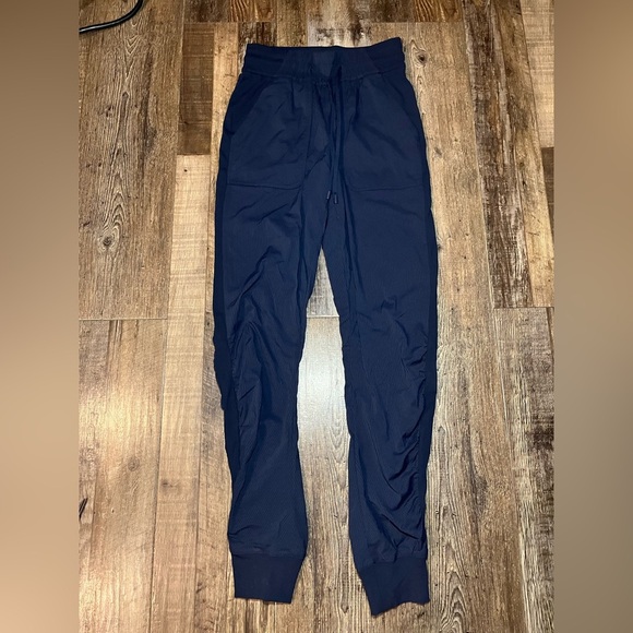 Lululemon Beyond the Studio Jogger True Navy Size 2 - Picture 3 of 8